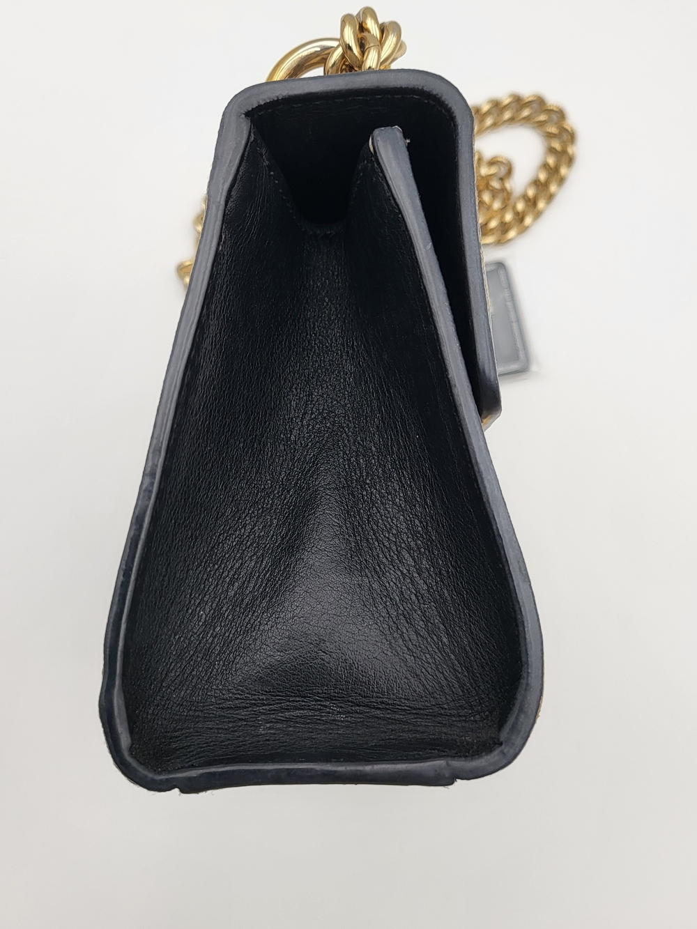 Gucci GG Supreme Monogram Bee Padlock Small Bag Gold Hardware, Auth. w/COA.. - Picture 4 of 15
